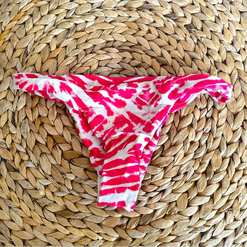 Mikoh bottom Puerto Miyako in Wave Koi